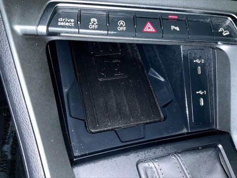 Used 2025 Audi Q3 2.0T Premium w/ Convenience Package image 16