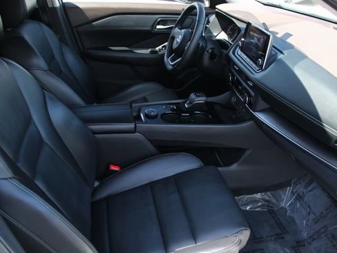 Certified 2023 Nissan Rogue SV w/ SV Premium B Package AWD/4WD image 34