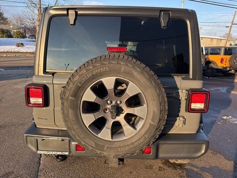 Used 2019 Jeep Wrangler Unlimited Sahara w/ Cold Weather Group image 7