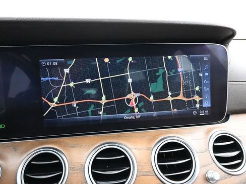 Used 2018 Mercedes-Benz E 300 4MATIC image 19