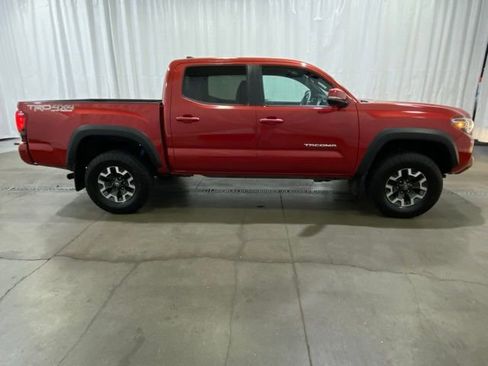 Certified 2018 Toyota Tacoma TRD Off-Road w/ Technology Package image 2