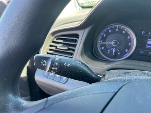 Used 2019 Hyundai Elantra SEL w/ Cargo Package image 12