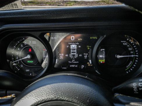Used 2024 Jeep Wrangler Unlimited AWD/4WD image 21