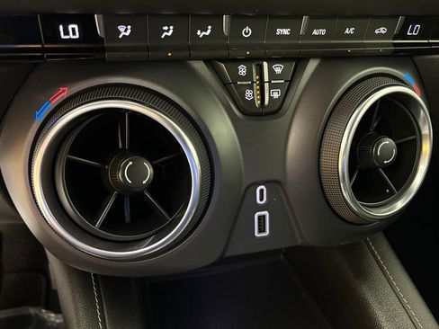 Used 2023 Chevrolet Blazer LT FWD image 32