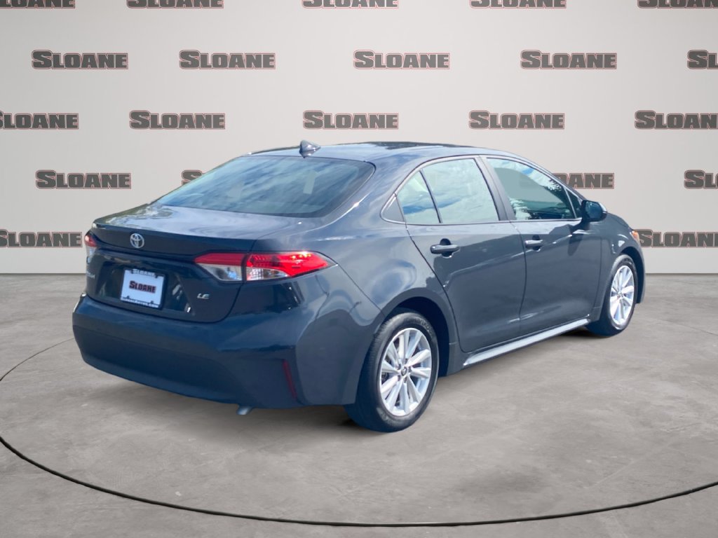 Used 2025 Toyota Corolla LE w/ LE Premium Package FWD image 5