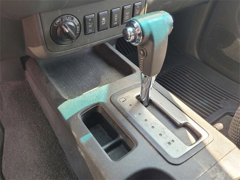 Used 2016 Nissan Frontier PRO-4X image 9