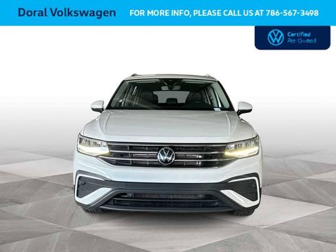 Certified 2023 Volkswagen Tiguan SE FWD image 3