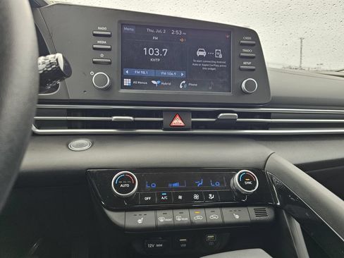 Used 2023 Hyundai Elantra Blue FWD image 27