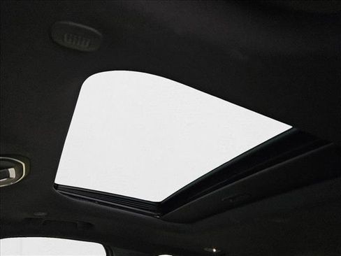 Used 2025 Jeep Grand Cherokee Laredo image 15