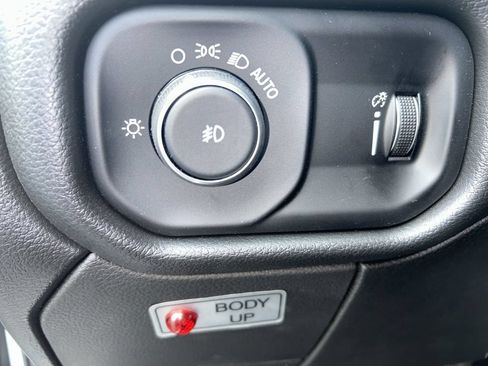 New 2024 RAM 3500 Tradesman w/ Chrome Appearance Group AWD/4WD image 17