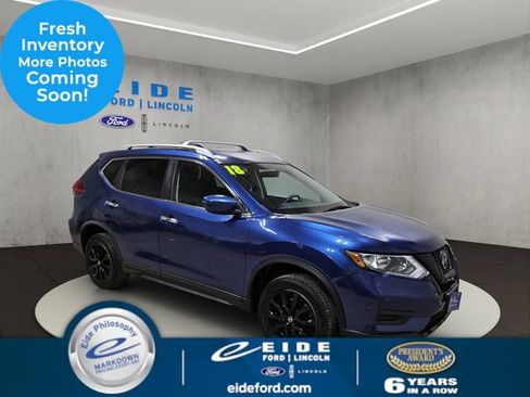Used 2018 Nissan Rogue SV AWD/4WD image 1