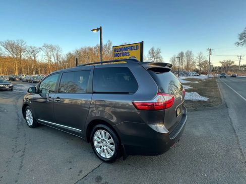 Used 2015 Toyota Sienna XLE Premium image 8