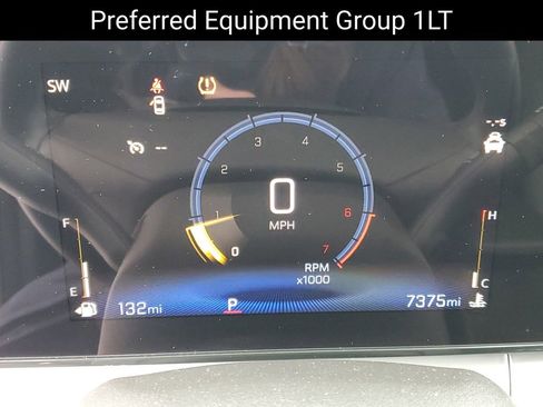 Used 2025 Chevrolet Trax LT w/ LT Convenience Package image 9