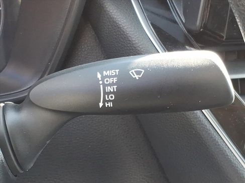 Used 2024 Toyota Corolla LE image 28