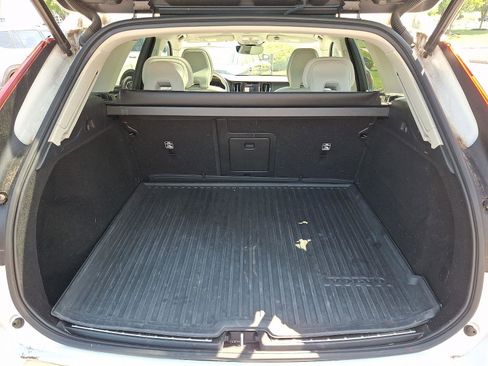 Certified 2023 Volvo XC60 B5 Plus w/ Climate Package AWD/4WD image 28