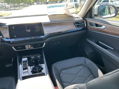 New 2026 Volkswagen Atlas SE image 11