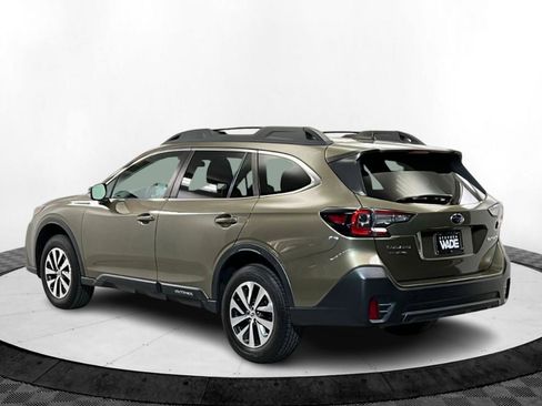 Used 2022 Subaru Outback Premium image 3