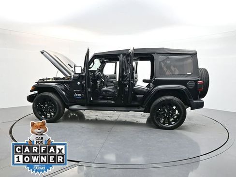 Used 2022 Jeep Wrangler Unlimited Sahara w/ Cold Weather Group image 40