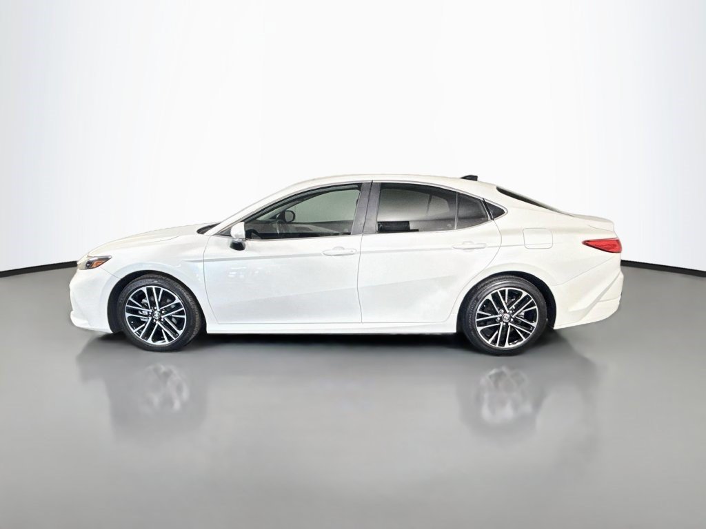 Used 2025 Toyota Camry XLE FWD image 6