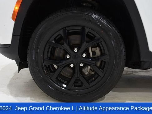 Used 2024 Jeep Grand Cherokee L Laredo image 6