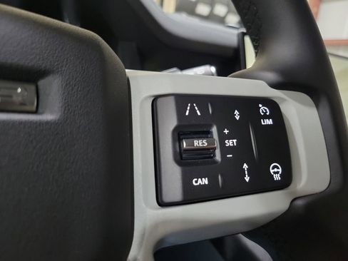 Used 2024 Land Rover Defender 110 SE image 16