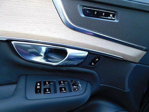 New 2026 Volvo XC90 B6 Plus w/ Protection Package AWD/4WD image 16