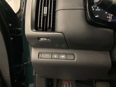 Used 2024 Nissan Pathfinder SL AWD/4WD image 14