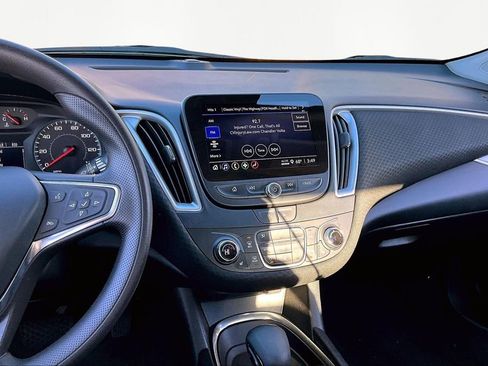 Used 2024 Chevrolet Malibu LT image 9