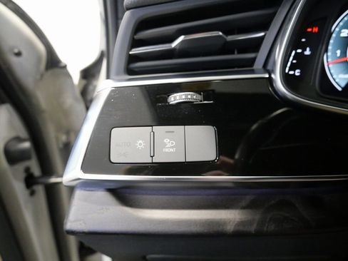 Used 2022 Audi Q7 3.0T Premium Plus image 16