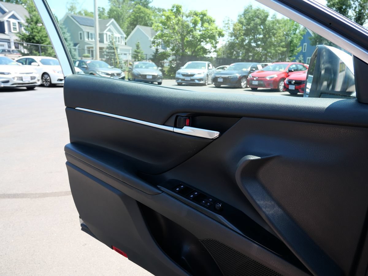 Used 2020 Toyota Camry LE w/ Fleet Convenience Package FWD image 15