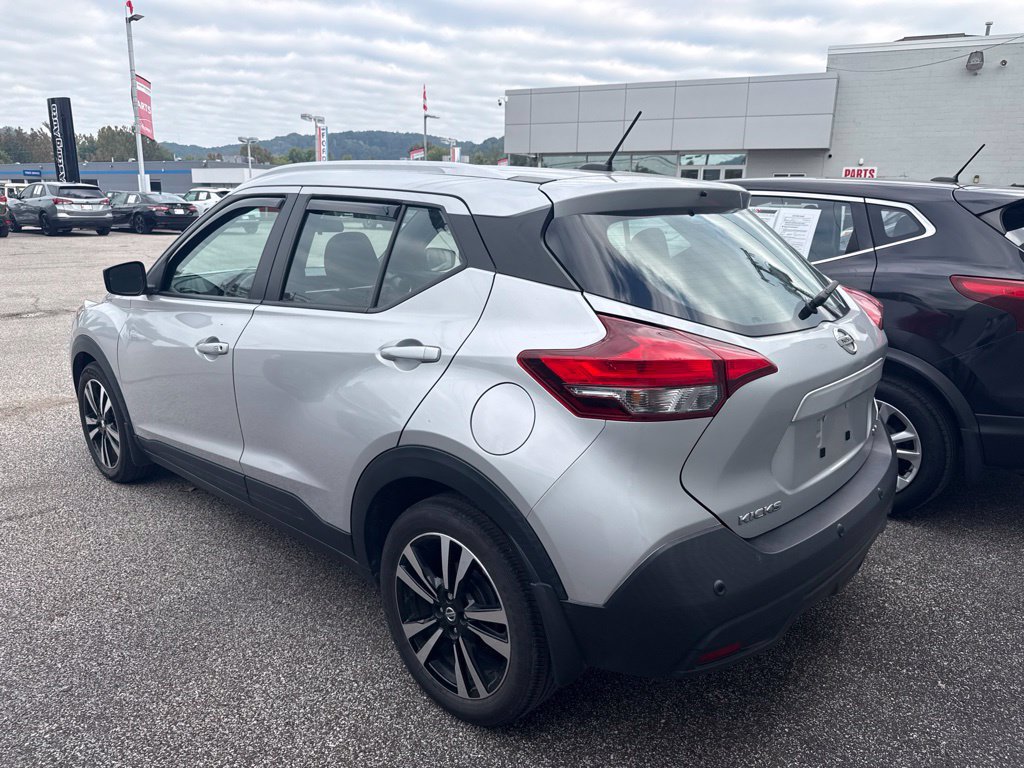 Used 2020 Nissan Kicks SV FWD image 4
