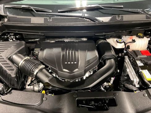 Used 2025 Chevrolet Traverse High Country w/ LPO, Floor Liner Package AWD/4WD image 40