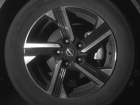 Used 2025 Nissan Sentra SV FWD image 13