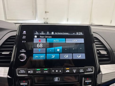 Used 2023 Honda Odyssey Elite image 32