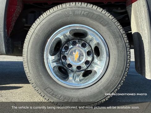 Used 2024 Chevrolet Silverado 3500 LTZ AWD/4WD image 19