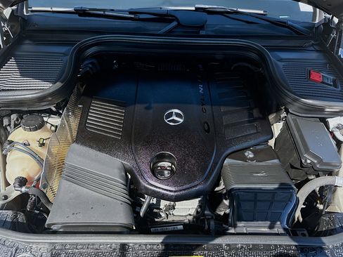 Used 2022 Mercedes-Benz GLS 450 4MATIC image 38