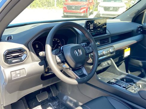 New 2025 Honda Pilot TrailSport image 13