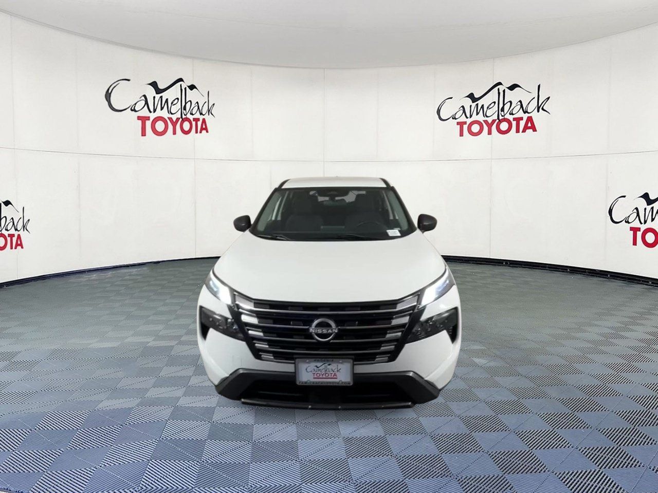 Used 2024 Nissan Rogue S FWD image 5