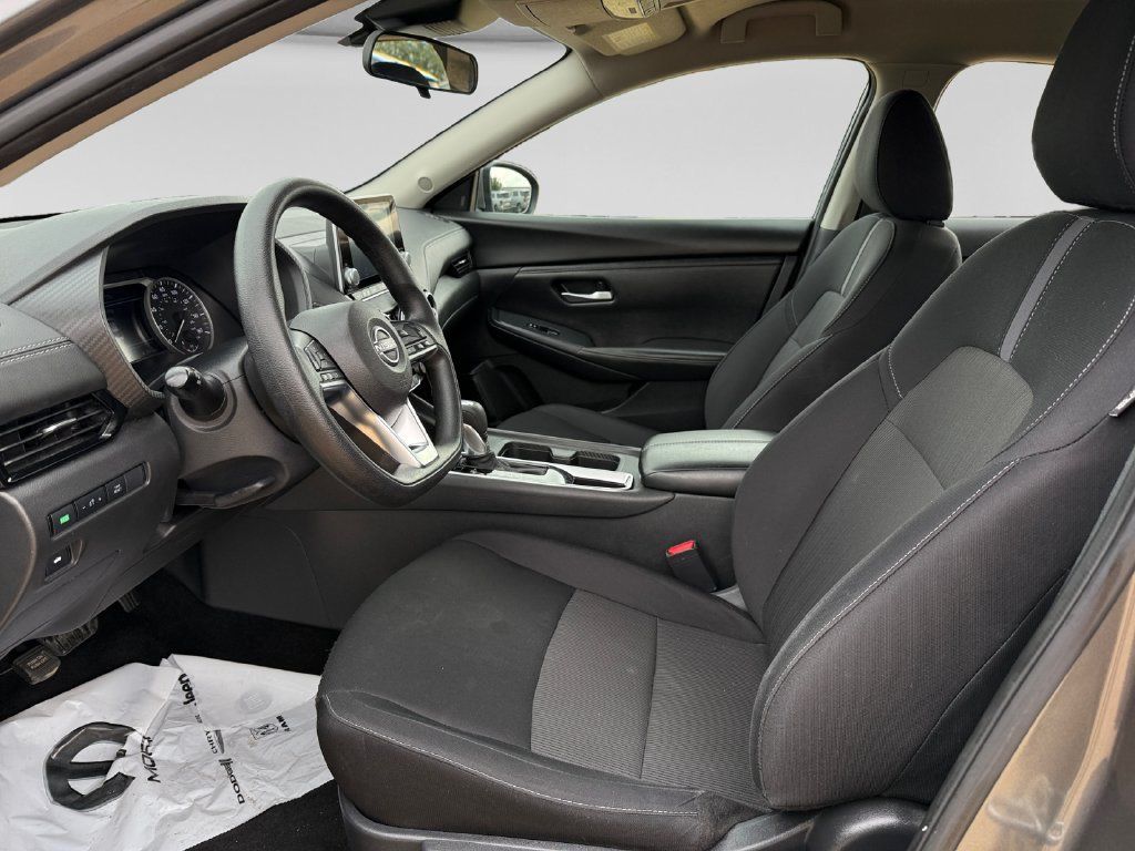 Used 2025 Nissan Sentra SV FWD image 21