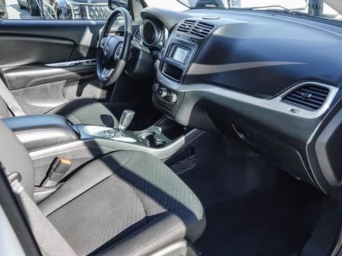 Used 2018 Dodge Journey SXT w/ Blacktop Package image 15