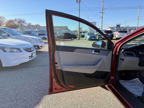 Used 2016 Hyundai Sonata SE image 17