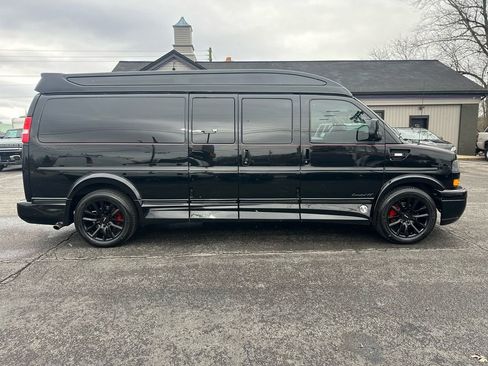 Used 2019 GMC Savana 2500 Conversion Van image 2
