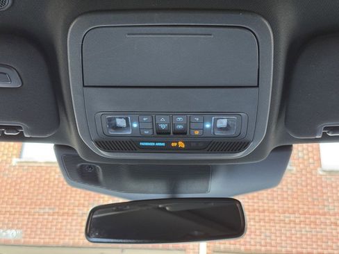 Used 2020 Ford Explorer Platinum w/ Premium Technology Package image 38