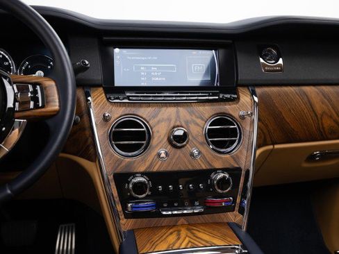 Used 2019 Rolls-Royce Cullinan image 12