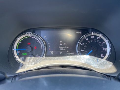Used 2023 Toyota Highlander LE AWD/4WD image 7