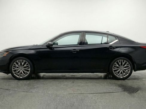 Used 2025 Nissan Altima 2.5 SV image 5