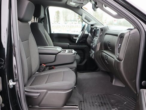 Used 2024 Chevrolet Silverado 2500 Custom w/ Custom Value Package image 23