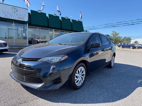 Used 2018 Toyota Corolla LE image 1