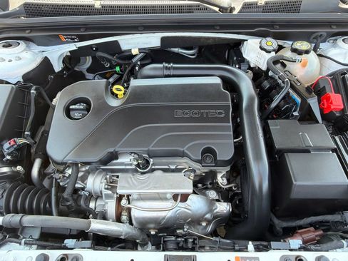 Used 2024 Chevrolet Malibu LT FWD image 11