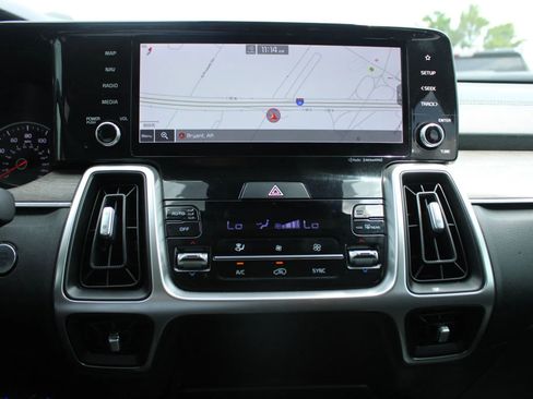 Used 2021 Kia Sorento EX w/ EX AWD X-Line Package image 18